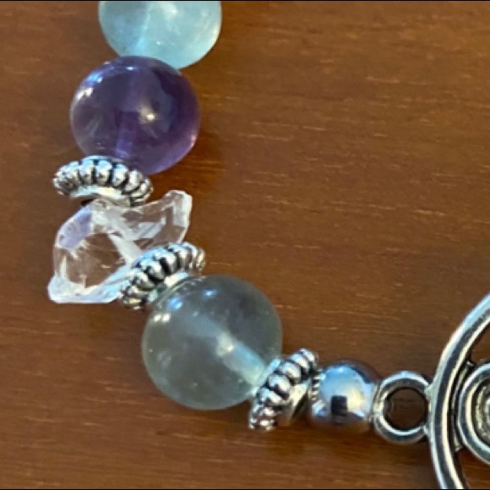 Celtic bead bracelet . Herkimer diamonds & fluorite celtic knot bracelet - Picture 12 of 14